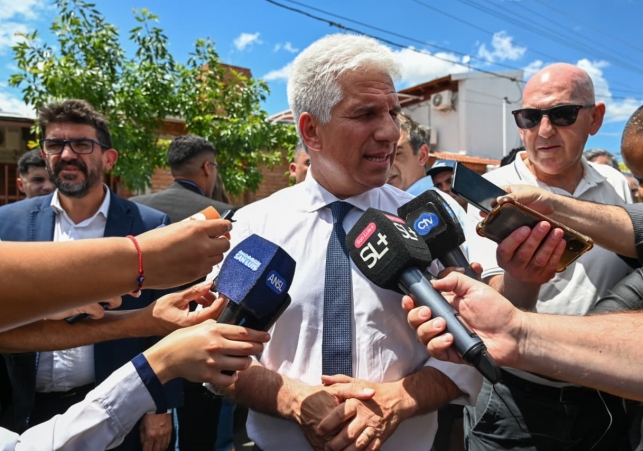 El Gobernador Poggi con la prensa