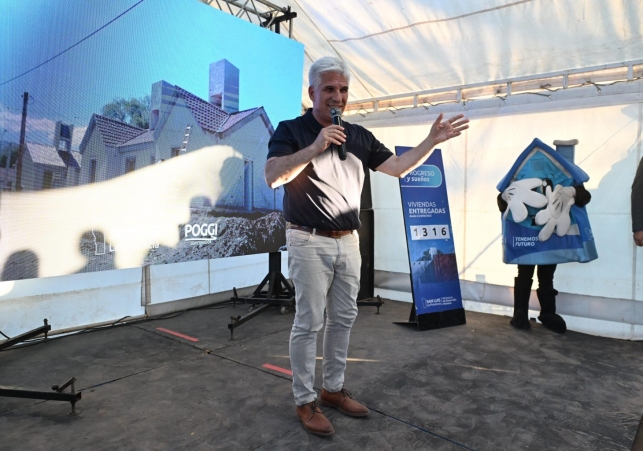 El Gobernador encabezó el acto en Villa de Merlo