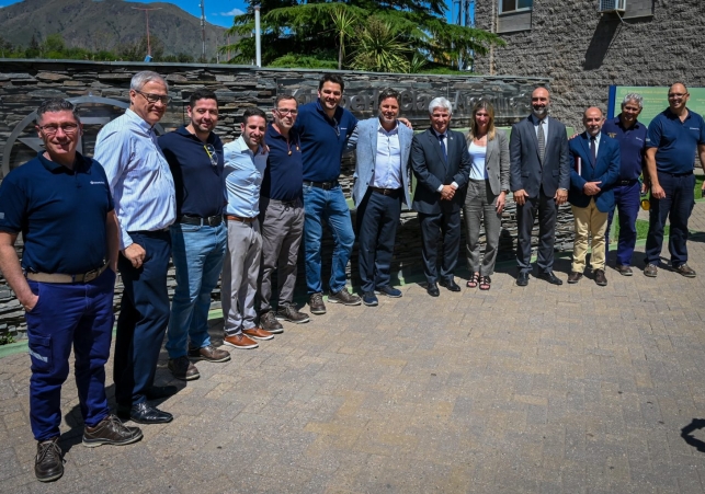 El Gobernador visitó la planta de Kimberly Clark en San Luis