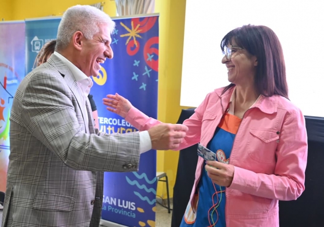 Estudiantes y docentes de Naschel recibieron el Boleto Educativo Interurbano