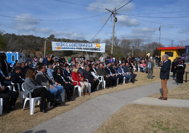 LAS LAGUNAS ESTRENÓ CAJERO Y TENDRÁ NUEVAS OBRAS CON MANO DE OBRA LOCAL
