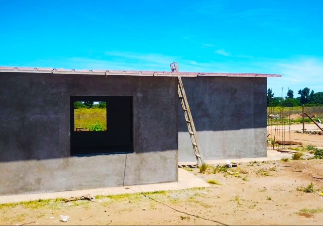 Más de 20 nuevas viviendas de Villa Mercedes ya están techadas y revocadas