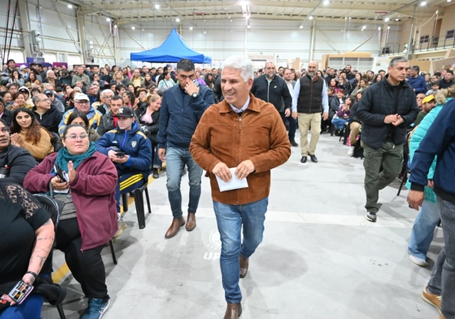 POGGI EN VILLA MERCEDES CON EMPRENDEDORES