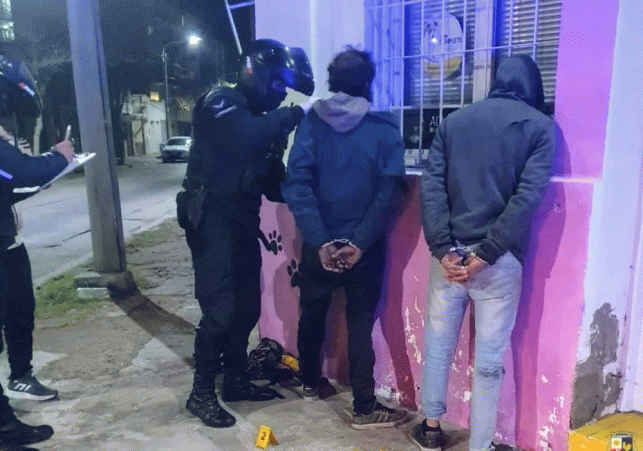Policia-1-930x675