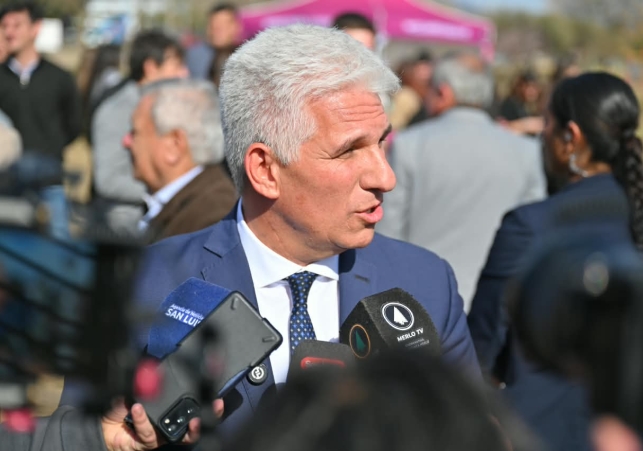 estamos invirtiendo millones en obra en merlo