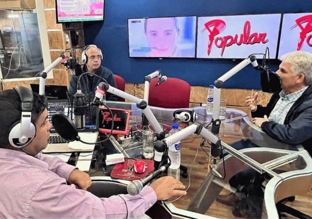 radio-930x613