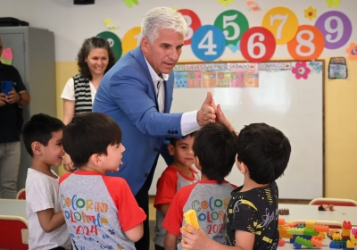 EL GOBERNADOR RECORRIÓ LA ESCUELA N°176 PARA CONOCER LAS REFACCIONES DEL EDIFICIO