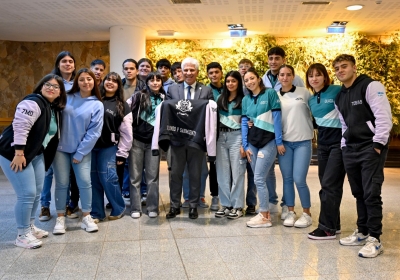 El Gobernador desayunó con jóvenes pasantes de la secretaría de Comunicación