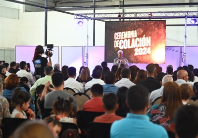 El Gobernador participó del egreso de 75 nuevos profesionales de la UPrO en Quines