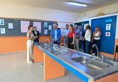 El Gobernador recorrió las obras de refacción de la escuela ‘Maestras Lucio Lucero’