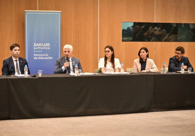 El gobernador Poggi presentó la Beca Universal Superior