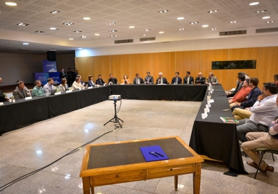 Empresas prestadoras de internet se comprometieron a prevenir y combatir la ludopatía digital en jóvenes