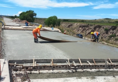 LA REPARACIÓN DEL PUENTE FRENTE AL HOSPITAL ‘RAMÓN CARRILLO’ ALCANZÓ EL 67 PORCIENTO DE AVANCE