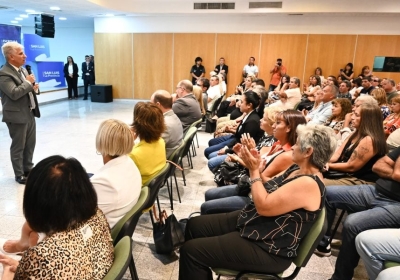 Más familias de San Luis y Juana Koslay recibieron la escritura de sus hogares