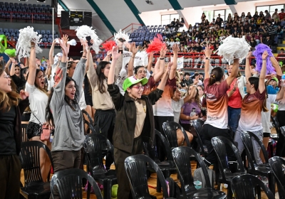 POGGI FESTEJÓ JUNTO A MILES DE CHICOS LA FINAL DE LOS JUEGOS INTERCOLEGIALES DEPORTIVOS