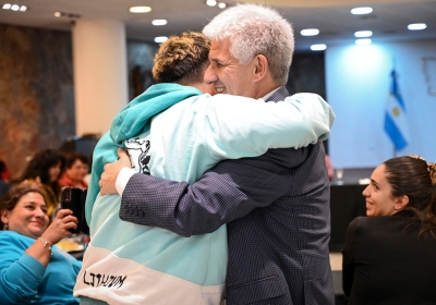 Poggi desayunó con becarios egresados de instituciones de educación especial