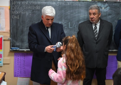 Un viernes distinto en la escuela de Las Lagunas con la visita del Gobernador 