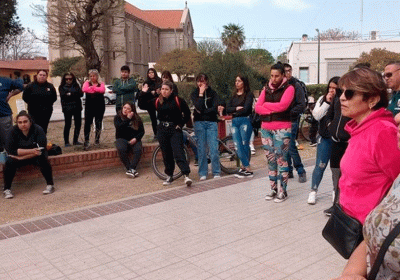 reclamo-estudiantes-santa-rosa-4-930x620